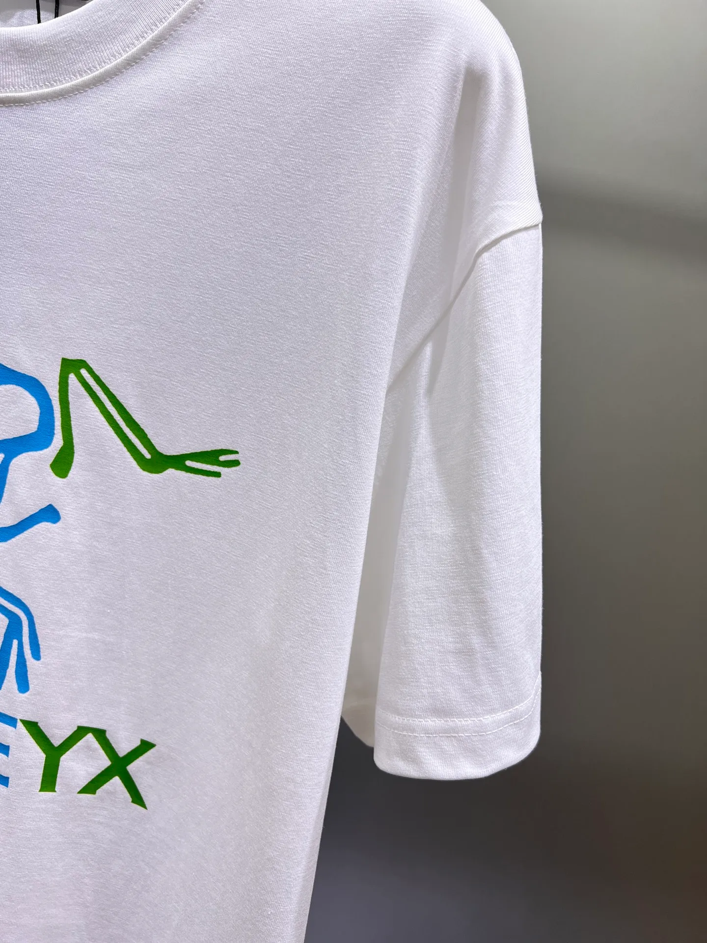 arcteryx🌟New Arrival T T Hot Sale 99 🐎🐎Size：S-XXL Black White 2 （Size ） Size S 110 54 69 21 M 114 56 71 22 L 118 58 73 22 XL 122 60 75 23 2XL 126 62 77 23